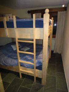 Holzbett Mehrstöckig